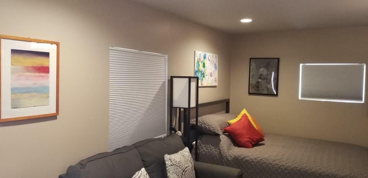 Best Little Guesthouse In Melrose! New Listing! Phoenix Bagian luar foto